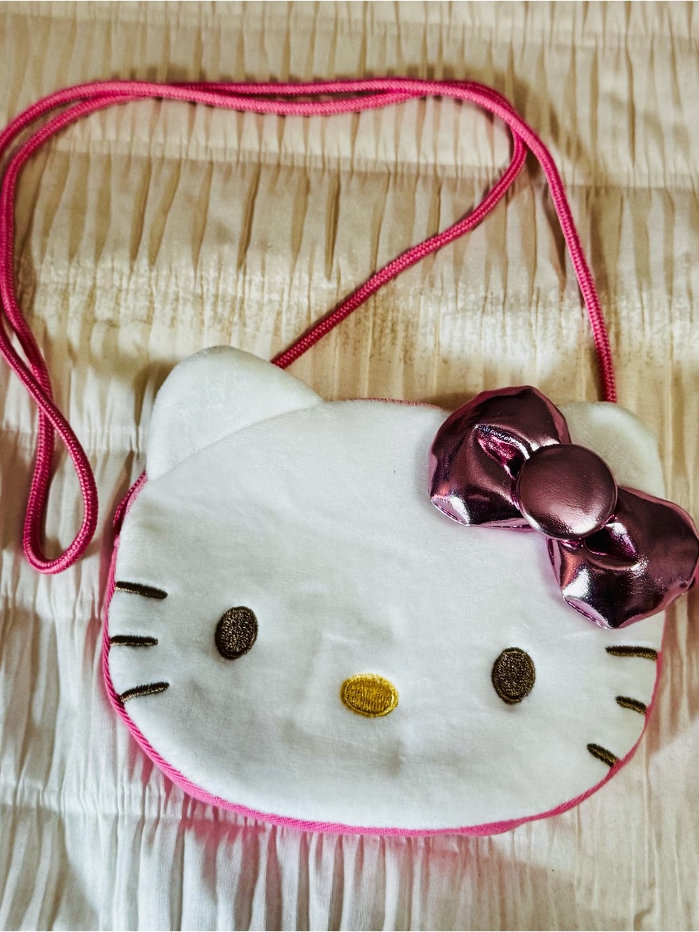 Hello Kitty Small Purse - Picture 2 of 4